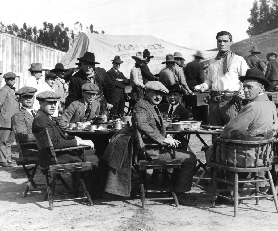 Tom Mix 1921 Serving Fox wm.jpg